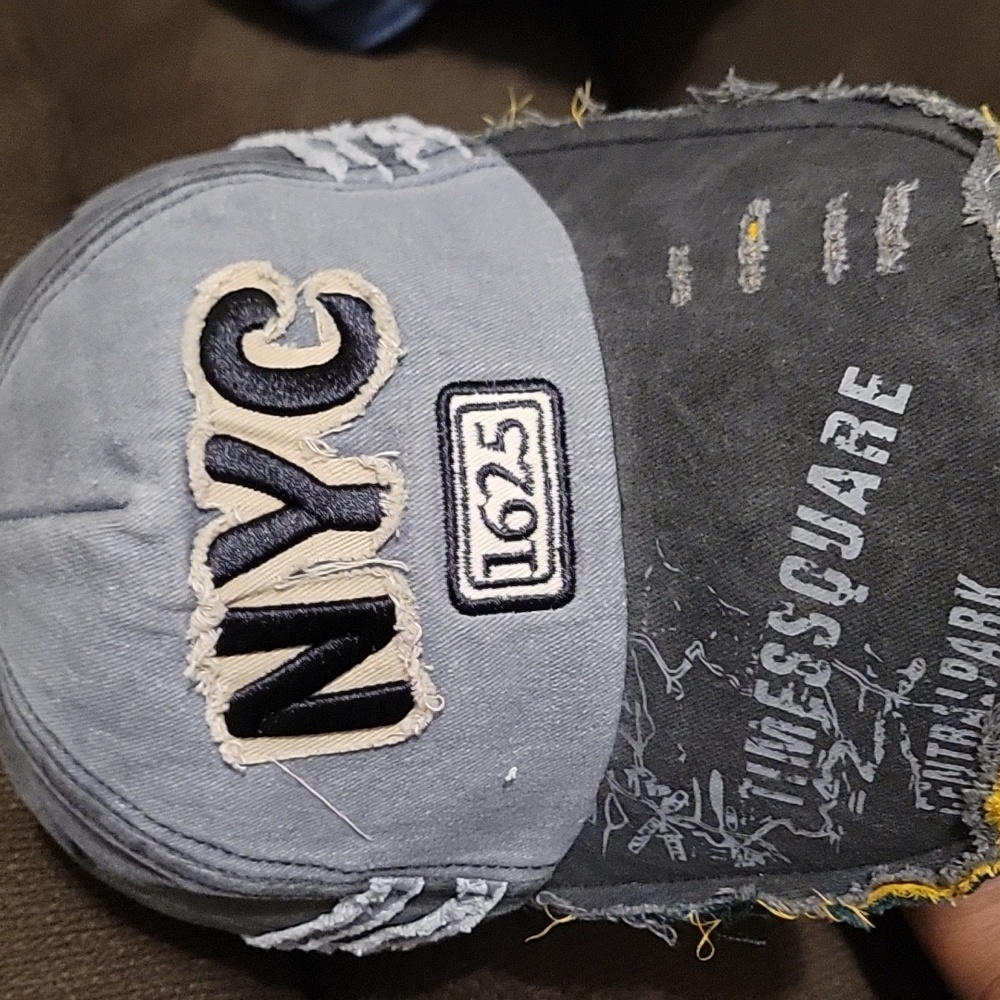 VINTAGE BJB NYC 1625 PATTERNED GRAPHIC ADJUSTABLE BUCKLE CLOSURE GRAY CAP